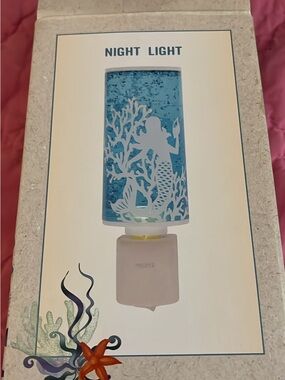 Cracker Barrel Blue Mermaid Plug-In Night Light New